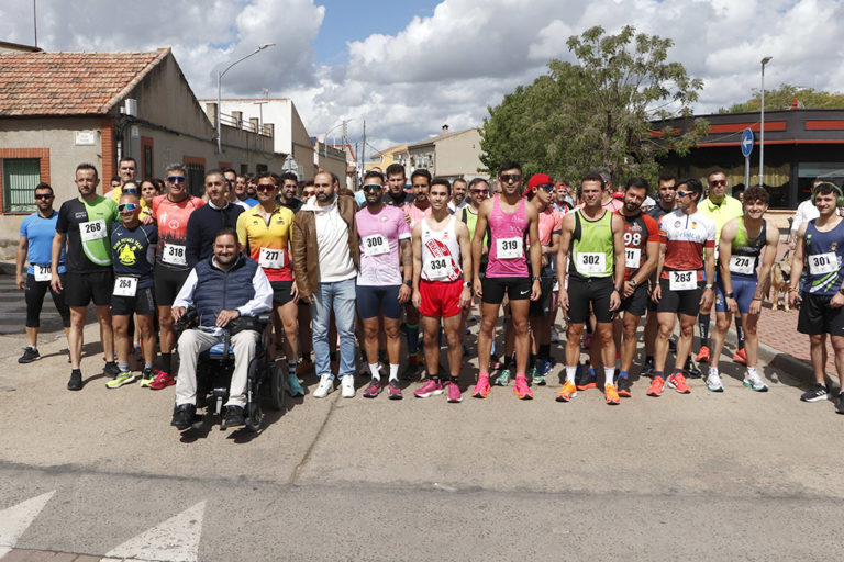 El duunvirato de Carlos Mansilla y Cristina Izarra impone su ritmo en la vuelta del atletismo popular a Argamasilla de Calatrava