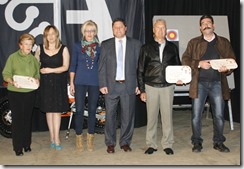 20150323 Jacinta Monroy y Antonio Gil posando junto a los deportistas que han recibido las menciones especiales