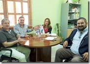 20160928 Maldonado y Monroy sostienen el carte de la representación de este viernes