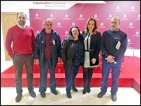 20161115 Los tres beneficiarios%2c junto a la alcaldesa y el teniente de alcalde