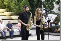 Actuación del Dúo de Saxo compuesto por los profesores de la Escuela de Música 'Juan Cañadas' Daniel Valero y María Jesús Muñoz
